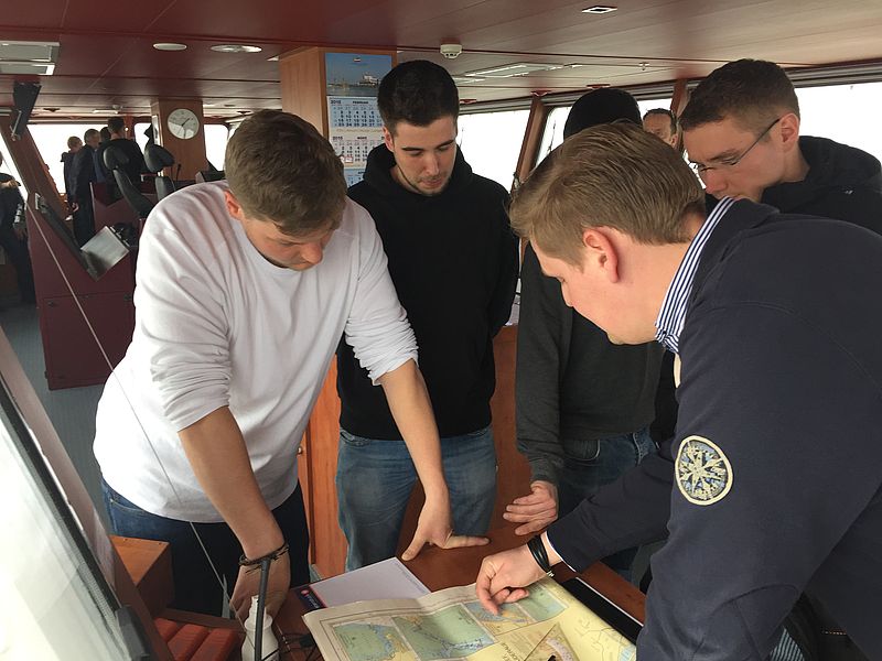 Navigationstraining auf der "Schleswig-Holstein"